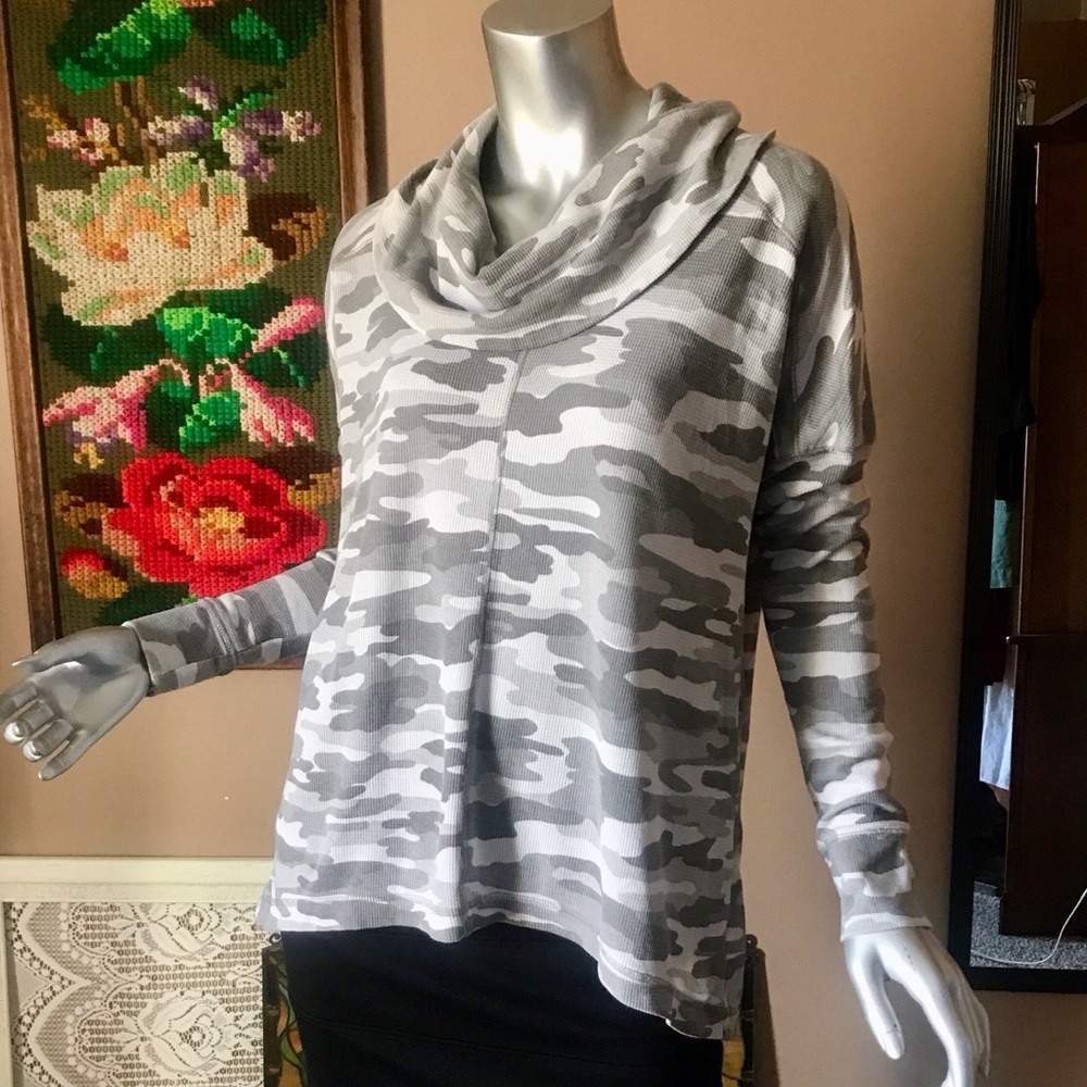 Lucky Brand Medium Grey Camo Waffle Knit Cowl Neck Sweatshirt Thermal Top - Picture 16 of 16